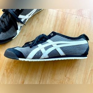 ASICS Onitsuka Tiger men’s Mexico 66, size 11.5 / 46, excellent condition